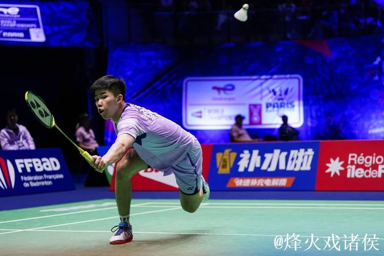 翁泓阳轻松取胜 顺利晋级羽毛球世锦赛男单次轮