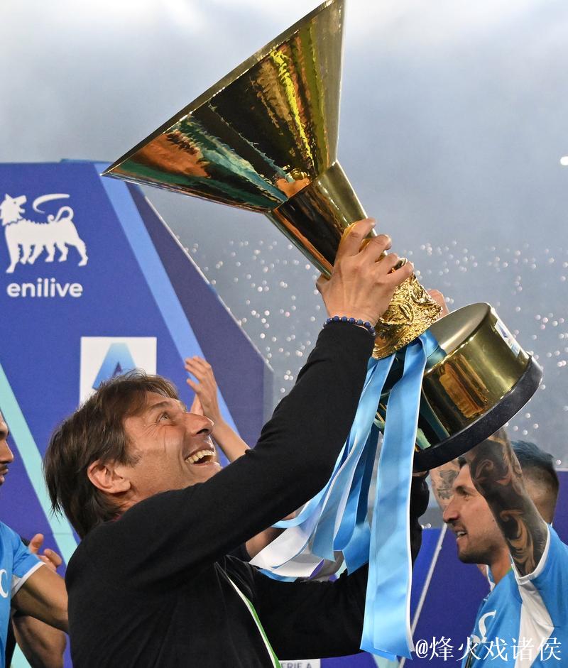 内雷斯梅开二度 那不勒斯2-0夺冠 队史第三次捧起意超杯